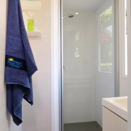 캠프장 Happy Camp Mobile Homes In Valamar Lanterna