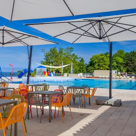 キャンプ場 Happy Camp Mobile Homes In Valamar Lanterna *