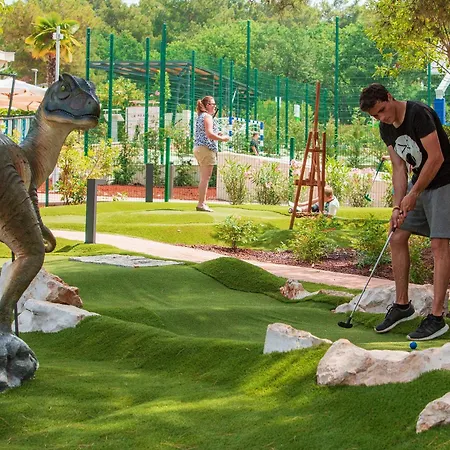 Happy Camp Mobile Homes In Valamar Lanterna 캠프장 *