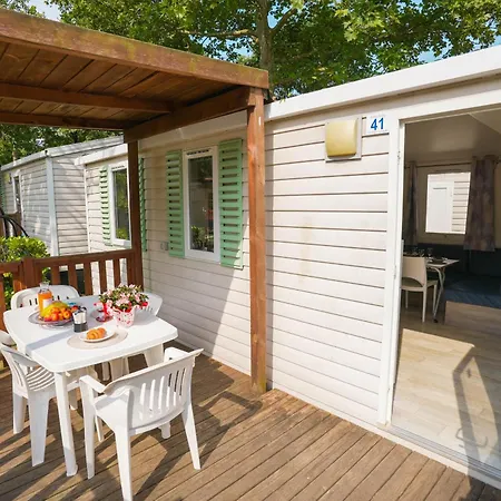 Happy Camp Mobile Homes In Valamar Lanterna 포레치