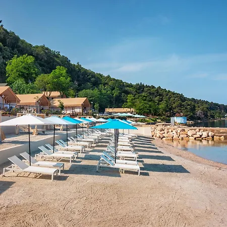 Campsite Happy Camp Mobile Homes In Valamar Lanterna Porec