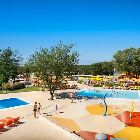 Happy Camp Mobile Homes In Valamar Lanterna Campsite