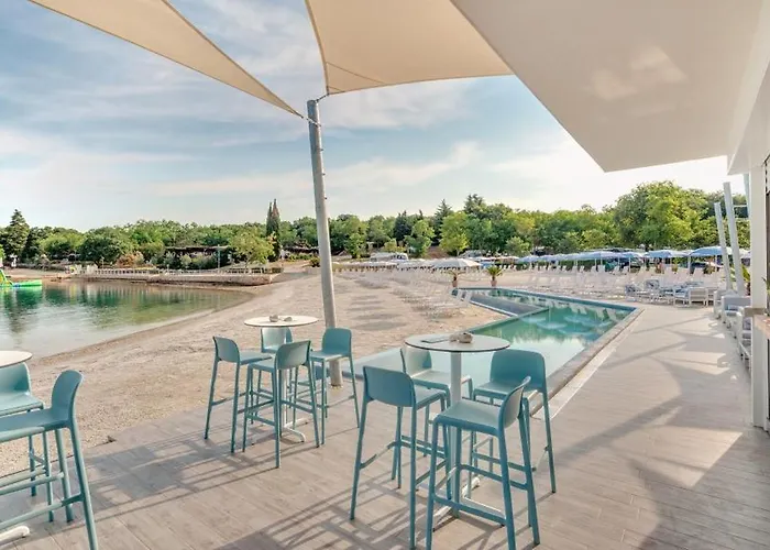 Happy Camp Mobile Homes In Valamar Lanterna Кемпінг *