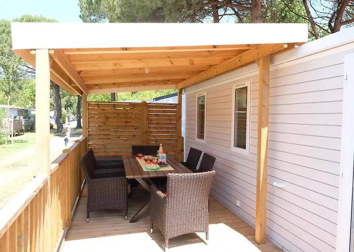 Happy Camp Mobile Homes In Valamar Lanterna Кемпінг