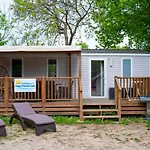 Happy Camp Mobile Homes In Valamar Lanterna Κάμπινγκ